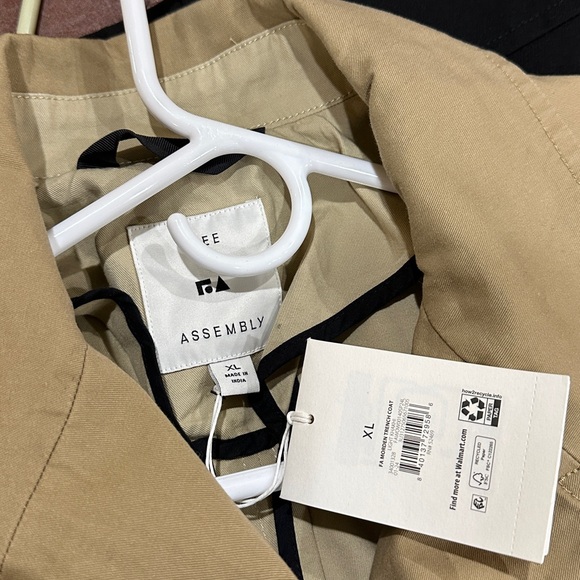 NWT Free Assembly Women's 2-tone Tan/Beige Trench Coat Sz XL 16/18 - Picture 12 of 15